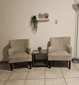 Cozy and modern guest suite for vacation. - Image 2