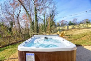 The Black Log Cabin – Hot Tub/GameRoom/PetFriendly - Image 5