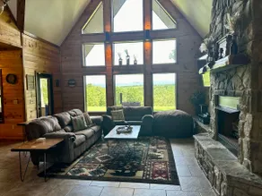 Cedar Ridge Lodge at Mountain Vista Retreat - Image 4