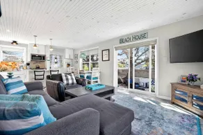 Walk to Beach + Eats | Dog&Family-Friendly Stay - Image 5