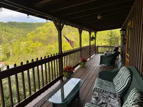 The Eagle's Rest Country Cabin - Image 2