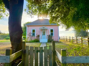 Sunset Farmhouse with Ocean View, Great Location! - Image 3