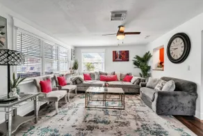 SaltedHeated pool 5BDR3Bath/9 min2ClBeach Sleep22 - Image 4