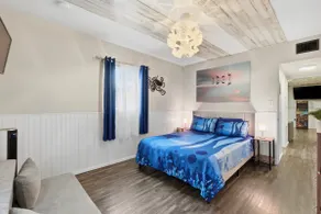 Unique & Artsy Beach Getaway: Pool ~ Hot Tub ~ Pkg - Image 4