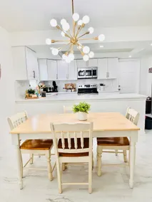 Bright & Airy 2bed 2bath home near downtown/Weekly and monthly discounts!  - Image 3