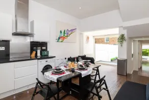 2BR Family Garden Flat Sleeps 8 - Image 3
