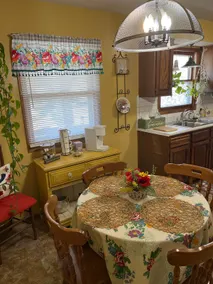 Fall Y'All -Cozy Home Chiefs, Weston, & Wineries - Image 3
