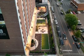 Penthouse Studio Stunning 12th floor Views - Image 5