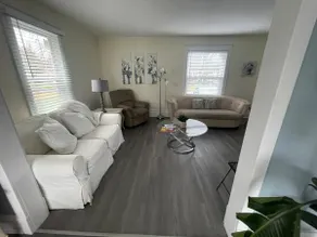 Mary’s Charming Cottage - Image 5