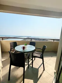 Ideal Getaway: Oceanfront Apartment on the Riviera - Image 3