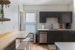 Cityscape Sanctuary: parking+laundry - Image 5