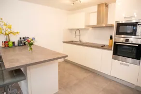 Panorama House, Modern 3-bedroom Apartment, Oxford - Image 5