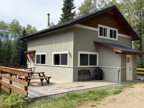 Interlakes Wilderness Chalet - Image 2