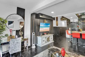 Modern Loft Retreat • 8 Mi to Clearwater Beach - Image 3