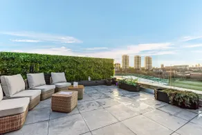 Luxury with Cinema, Private Roof & Sauna in Zone 1 - Image 2