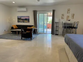 Modern Studio Casita w/ self check-in and parking - Image 5