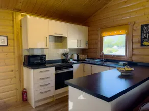 Chestnut Cabin with hot tub - Image 5