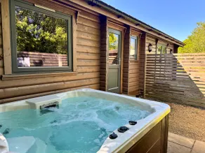 Chestnut Cabin with hot tub - Image 2