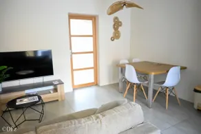 Beautiful air-conditioned 2-room apartment with terrace and garden - Image 3