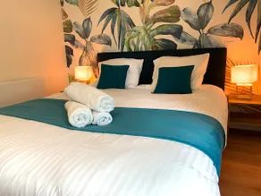 Beautiful air-conditioned 2-room apartment with terrace and garden - Image 2
