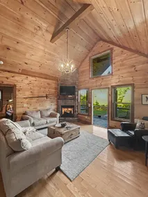 Cabin on 3+ acres, pvt creek, mtn views, hot tub - Image 2