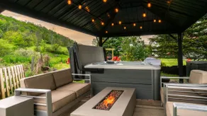 Riverside Retreat 3BR-Games Room-Hot Tub-Fire Pit - Image 4
