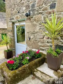 Cosy Cottage With hot Tub-oozing Character! - Image 2