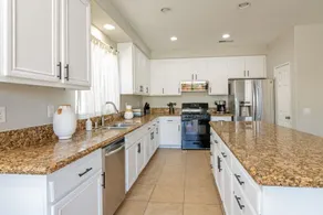Cozy Desert Retreat w/ Heated Pool & BBQ - Image 5