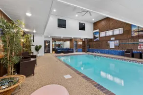 6000 Sq Feet w/Year Around Indoor Pool-King Beds - Image 4