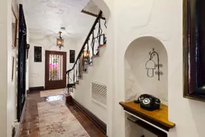 Beautiful Spanish Manor w/ Pool and Amazing location in Historic Carthay Circle - Image 3
