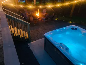 HOT TUB, Lakes, Ski Hill, Golf, Game Room & Endless Foliage, Dog friendly  - Image 3