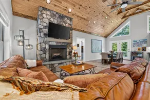 Sam's Place - Custom 6BR Home - Arcade, Games, Movie Room & Hot Tub! - Image 5