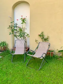 Beautiful Apartment with Large Garden - Image 3