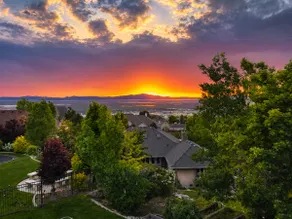Private Hot Tub & Sunset Views - 3 BR Guest Suite - Image 5