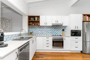 Fuller Holidays - Jane's on Wategos Unit 2, 37 Marine Pde-2 Bed Villa - Image 4