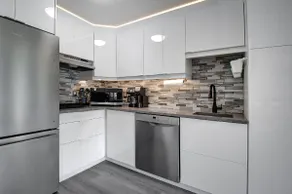 Light & spacious walk-out suite. - Image 4