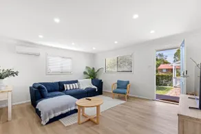 Indigo Pet Friendly 5 Mins Walk to Bay - Image 2