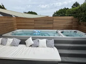 Rozel Ashdown Rental, garden, pool, separate annex - Image 2