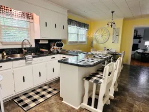 Wayne and Opal’s Place - Image 5