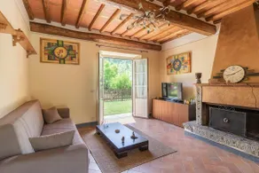 Charming stone house near Lucca and Garfagnana - Image 4