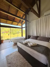Magnolia Chalet with Jacuzzi and lake view - Image 4