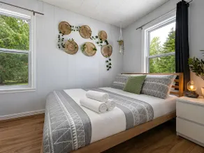 Chalet with Spa in the Forest- Nature Awaits - Image 5