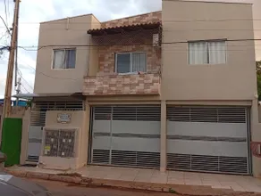 Spacious ground floor apartment with garage - Image 2