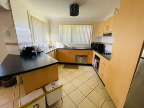 Worrigee 3BR near shops with parking - Image 4