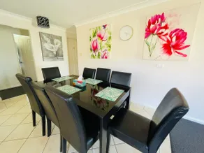 Worrigee 3BR near shops with parking - Image 3
