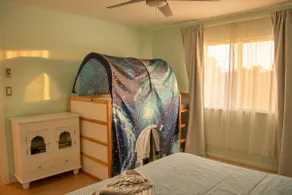 KING size bed- walk to the BEACH- Air Conditioner- Bunk beds- Pullout Couch - Image 5
