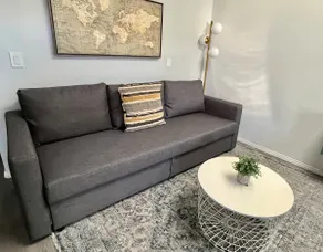 Comfy private retreat near downtown - Image 3