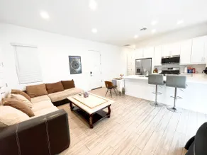 Private Suite 1LDK King Bed 1Bath MESA Airport 房屋 - Image 2