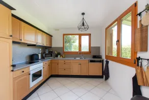 Beautiful villa with swimming pool and air conditioning - Image 5