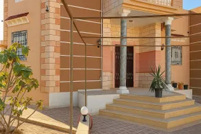 villa mimosa free parking inside - Image 3